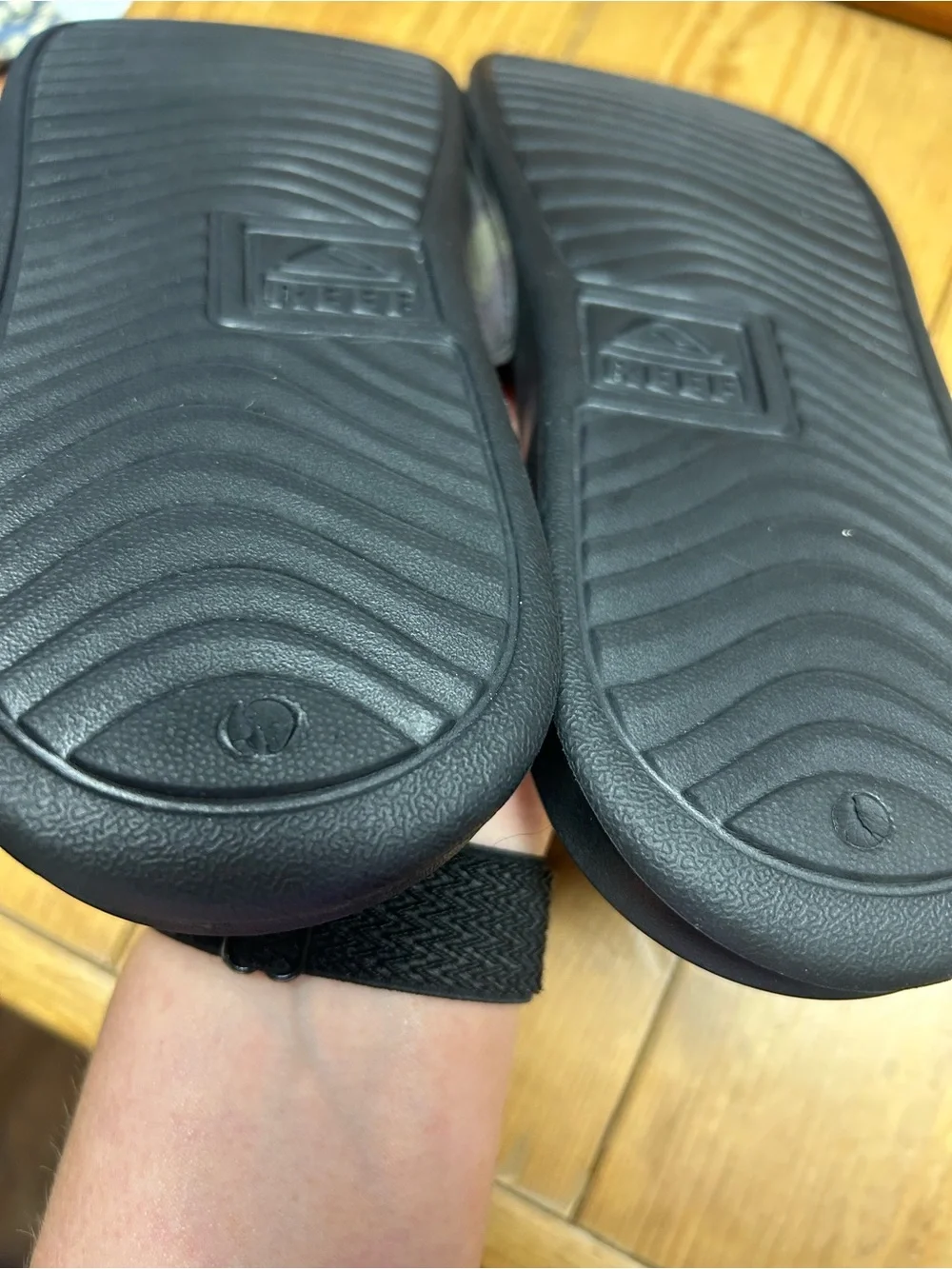 REEF MENS Phanton or Fanning waterproof slides. NWOT. Camo print size 10